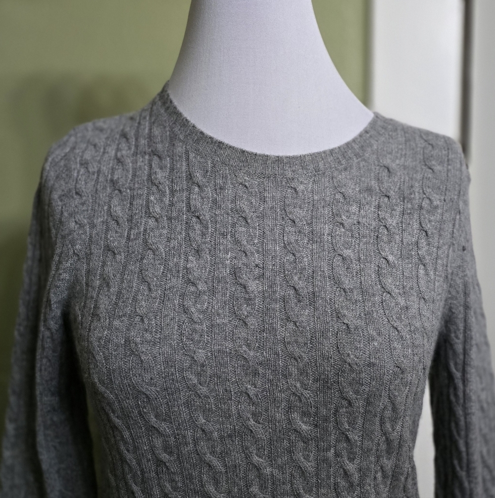 100% Cashmere Sweater - Picture 3 of 10